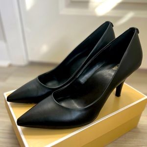 Michael Kors Black Pointed Toe Leather Pumps